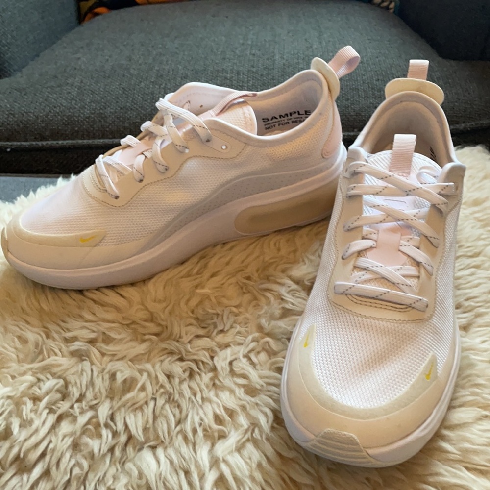 Nike Air Max Dia ES White/ Opti/ Yellow/ Pale Pink